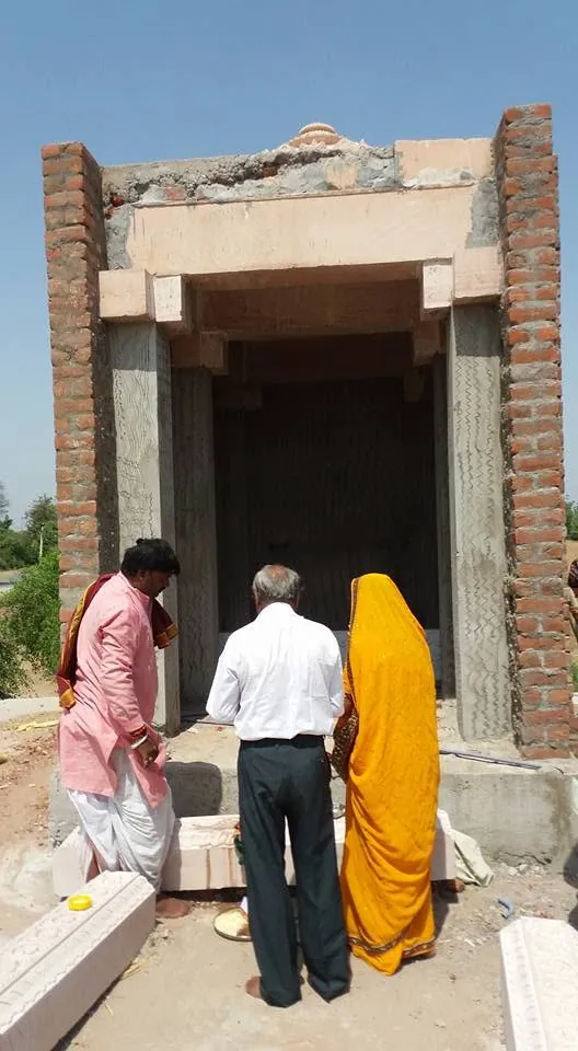 પ્રવેશદ્વાર, નિર્માણ સમયે